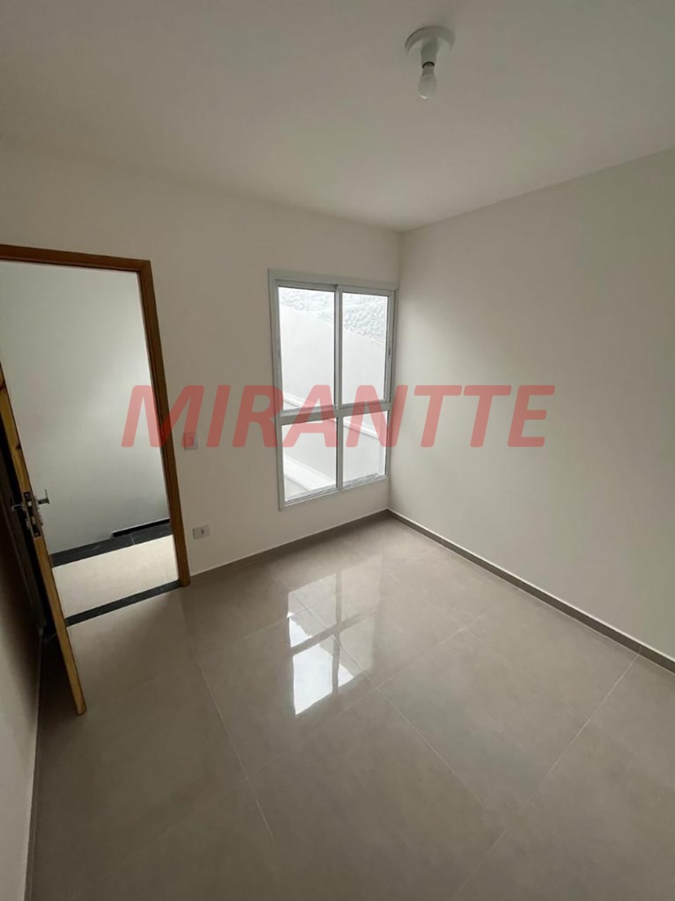 Cond. fechado de 65m² com 2 quartos em Imirim