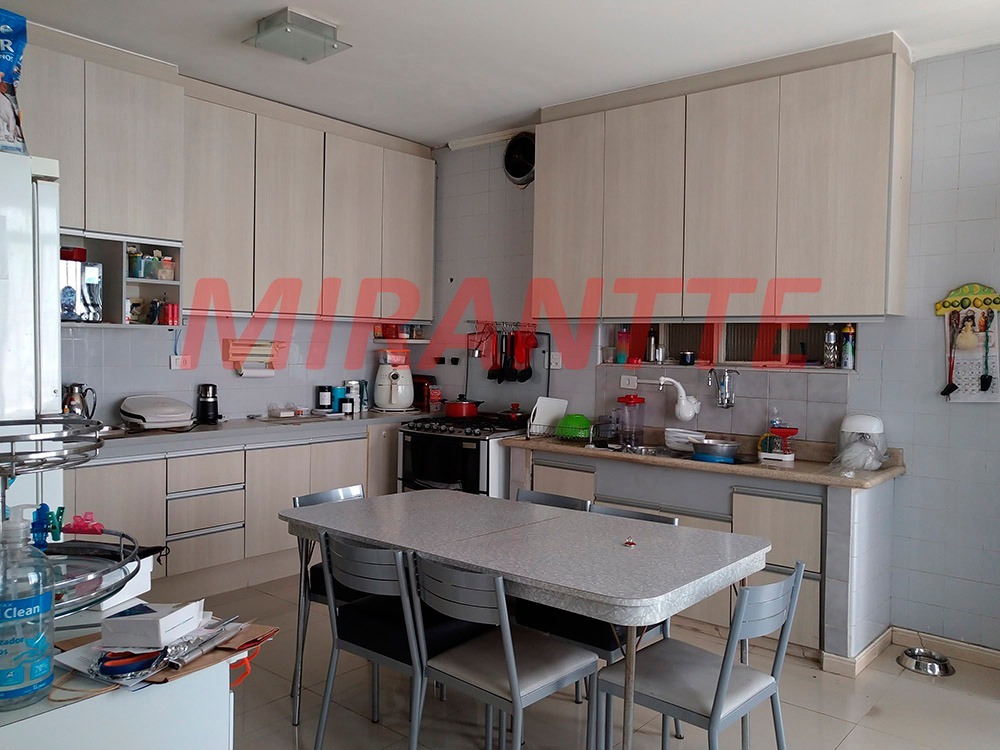 Sobrado de 192m² com 4 quartos em Casa Verde