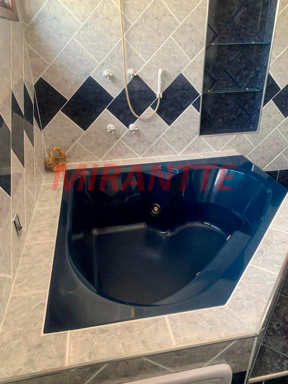 Sobrado de 226m² com 3 quartos em Parada Inglesa