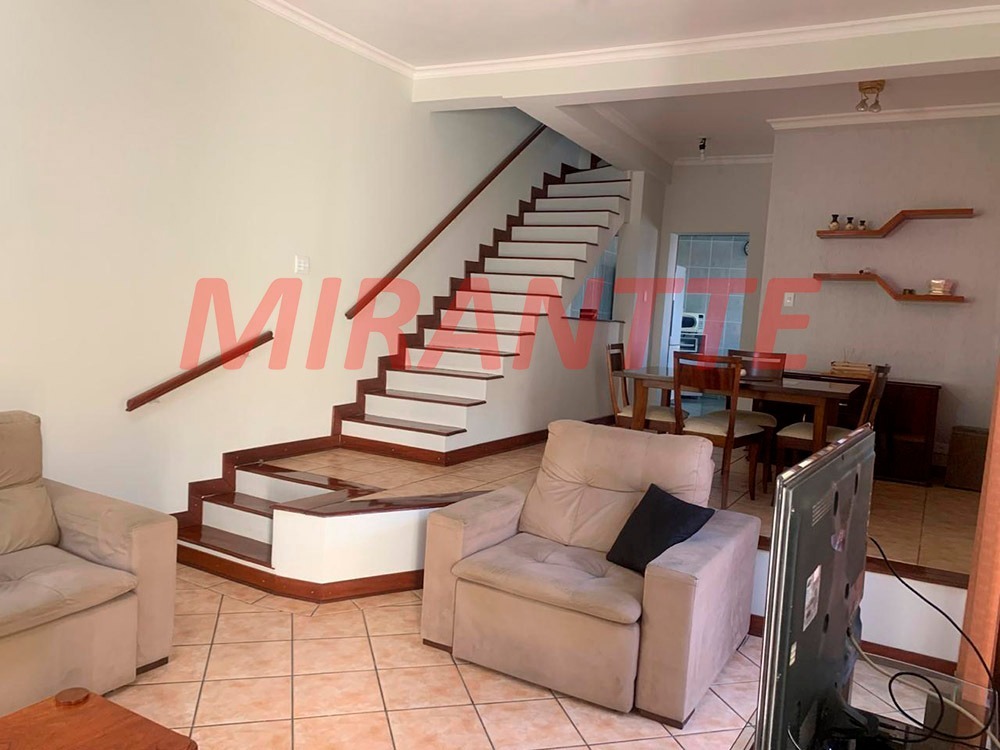 Sobrado de 226m² com 3 quartos em Parada Inglesa