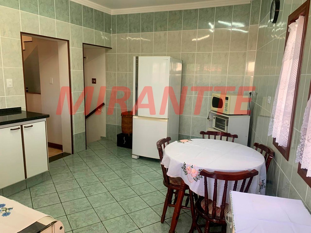 Sobrado de 226m² com 3 quartos em Parada Inglesa