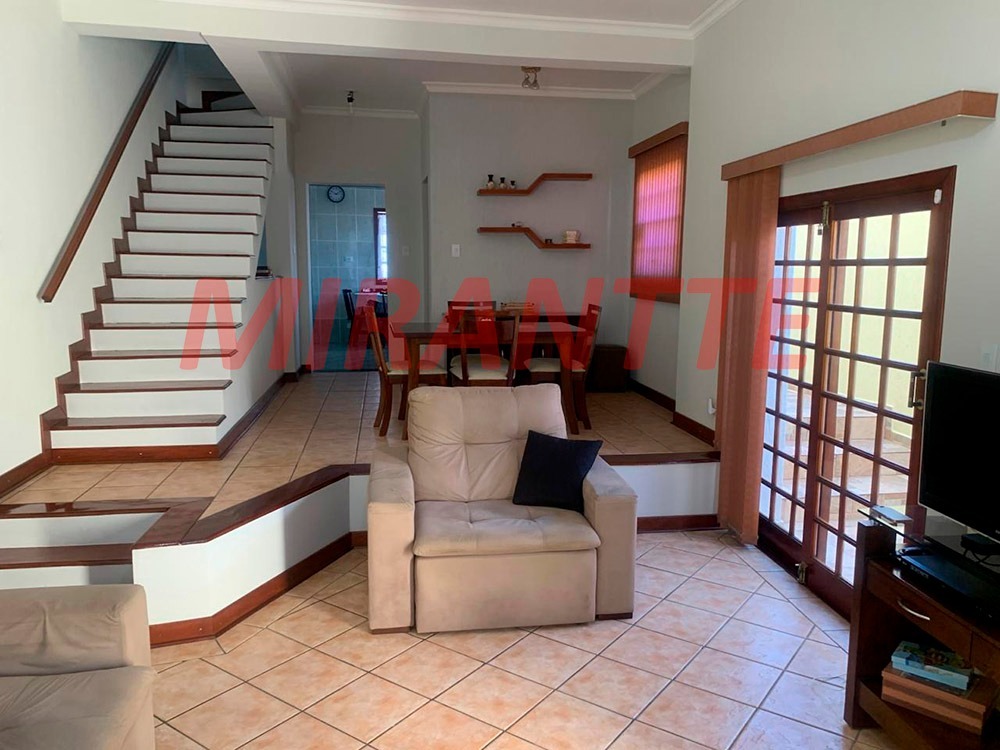 Sobrado de 226m² com 3 quartos em Parada Inglesa