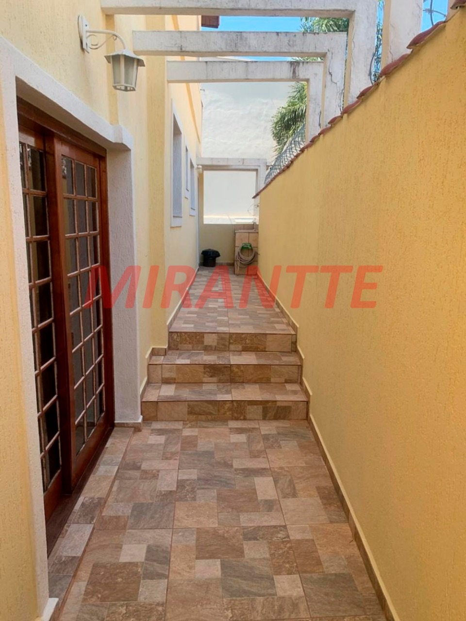 Sobrado de 226m² com 3 quartos em Parada Inglesa