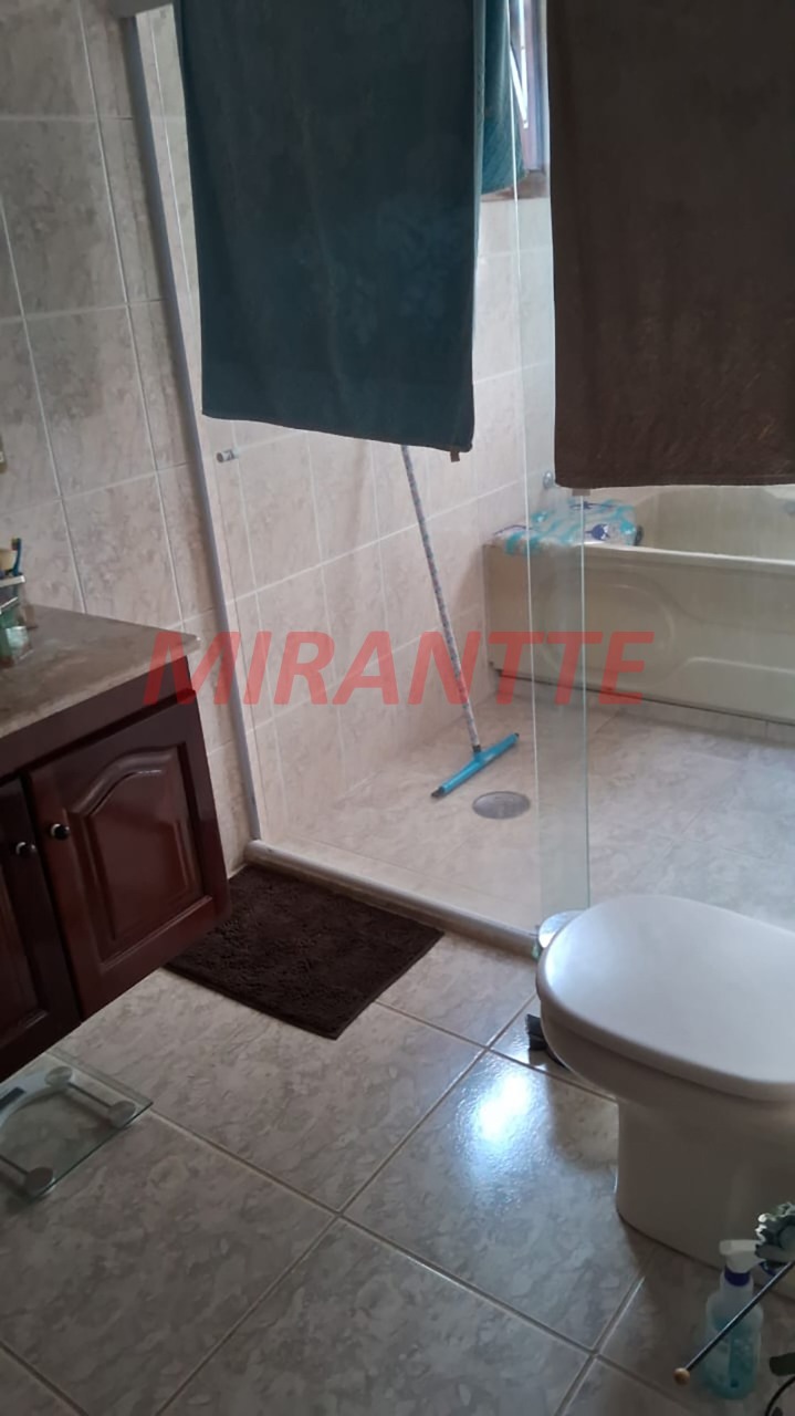 Cond. fechado de 430m² com 3 quartos em Serra da Cantareira