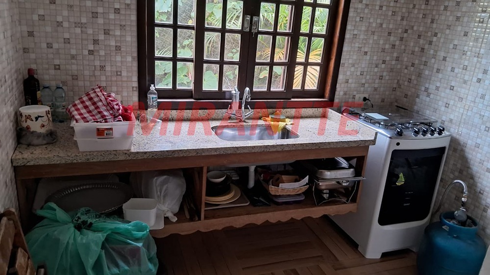 Cond. fechado de 430m² com 3 quartos em Serra da Cantareira