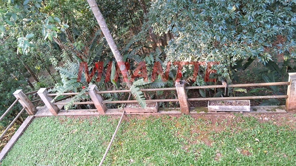 Cond. fechado de 430m² com 3 quartos em Serra da Cantareira