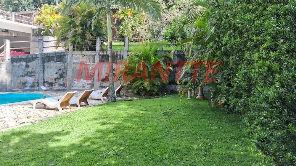Cond. fechado de 430m² com 3 quartos em Serra da Cantareira