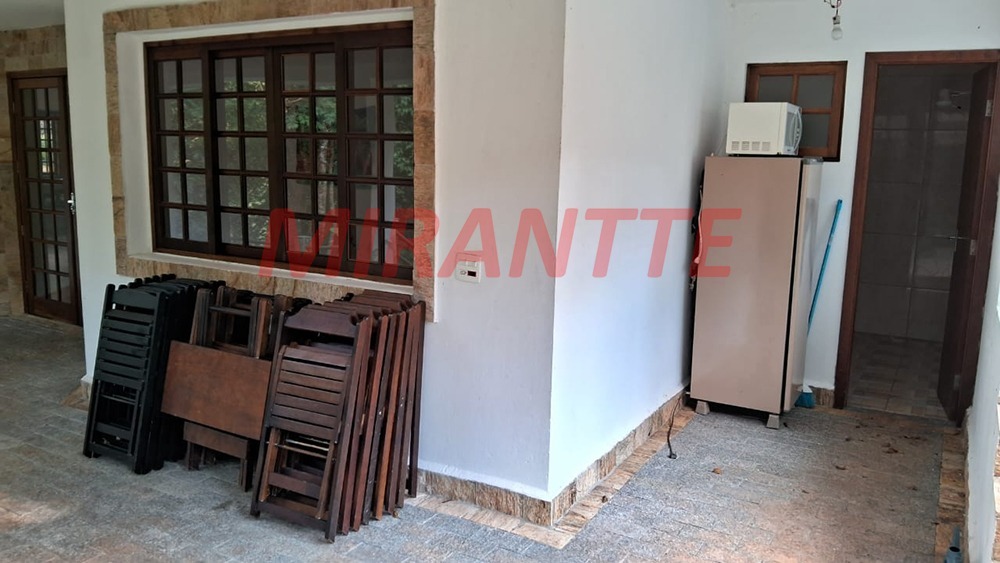 Cond. fechado de 430m² com 3 quartos em Serra da Cantareira