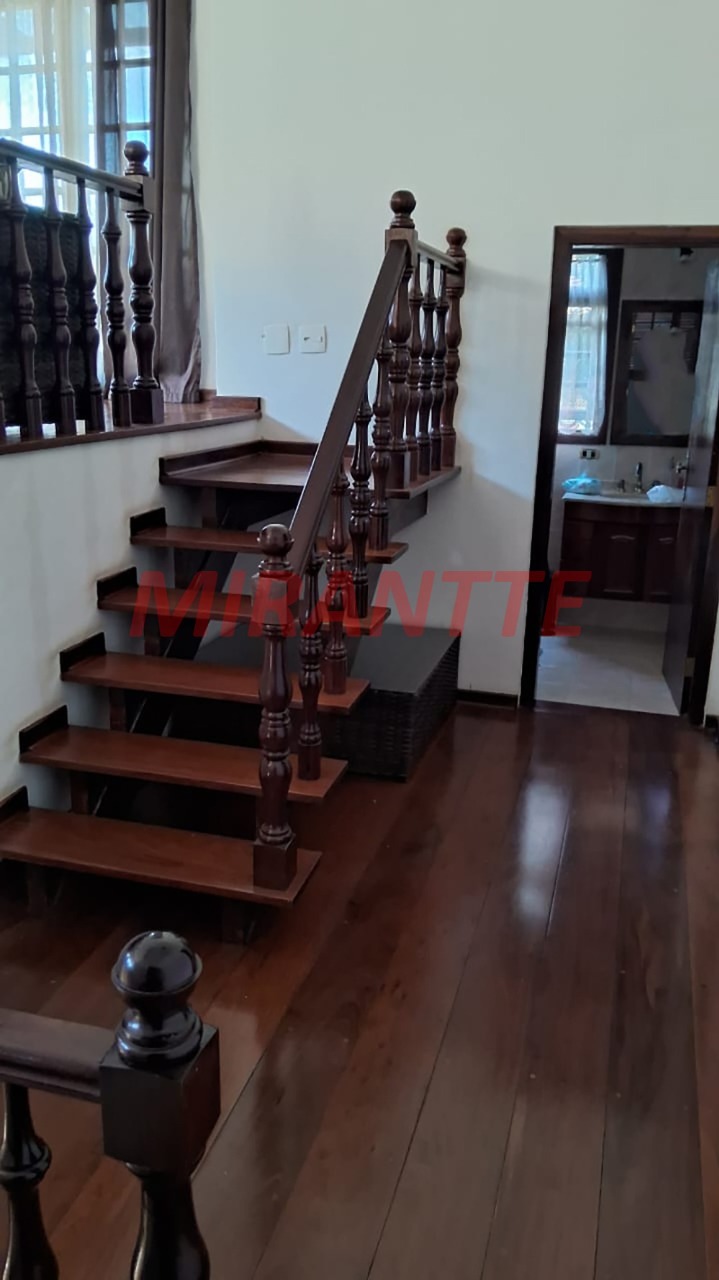 Cond. fechado de 430m² com 3 quartos em Serra da Cantareira