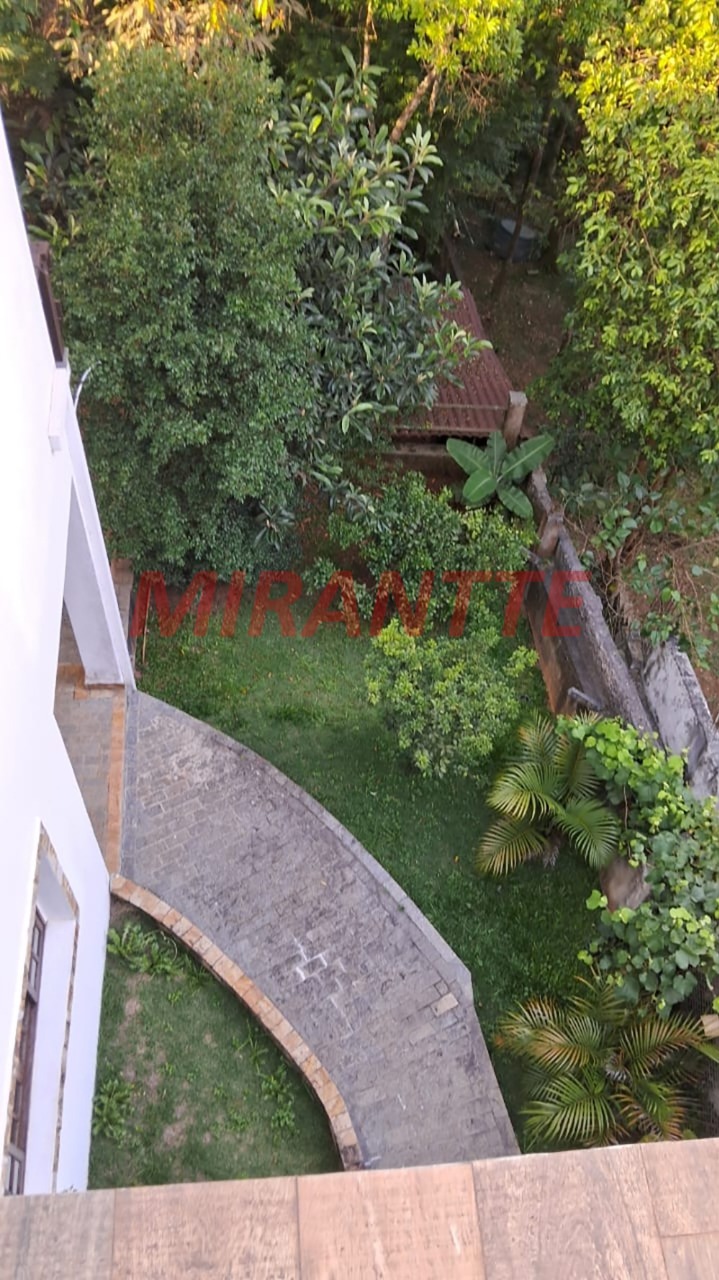 Cond. fechado de 430m² com 3 quartos em Serra da Cantareira