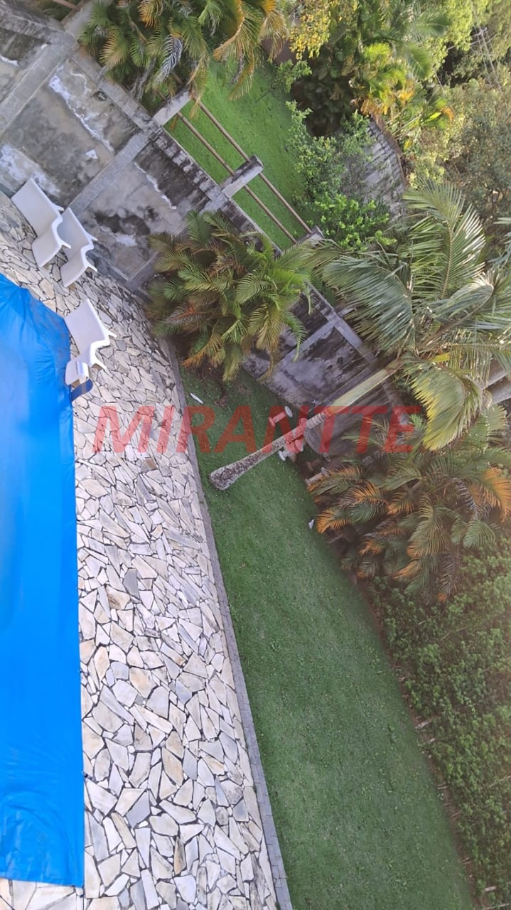 Cond. fechado de 430m² com 3 quartos em Serra da Cantareira