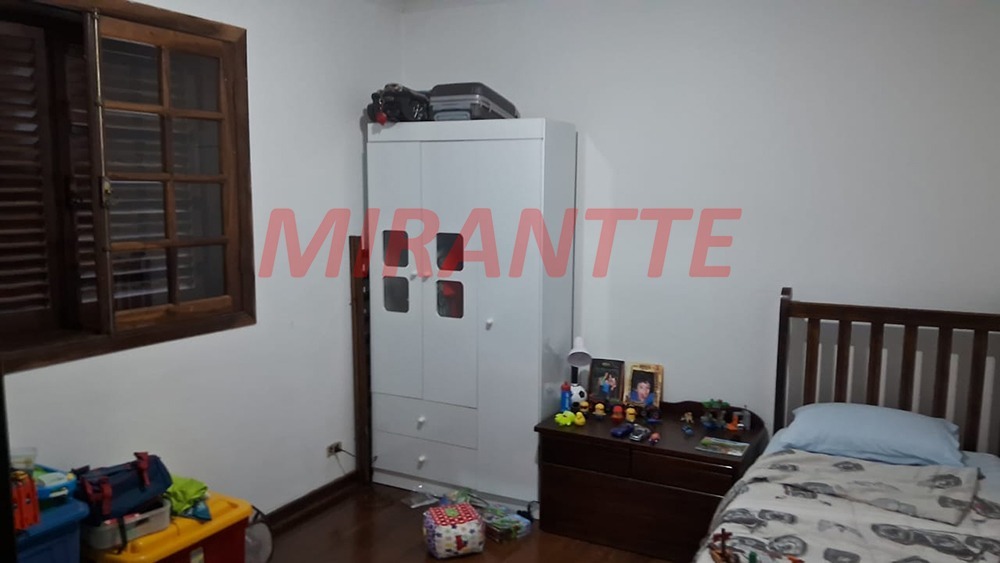 Cond. fechado de 430m² com 3 quartos em Serra da Cantareira