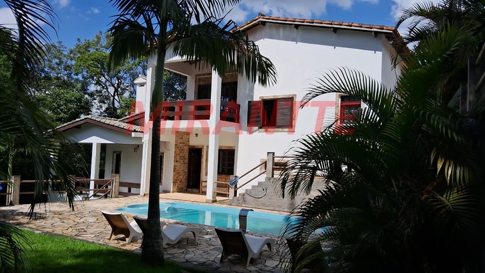Cond. fechado de 430m² com 3 quartos em Serra da Cantareira