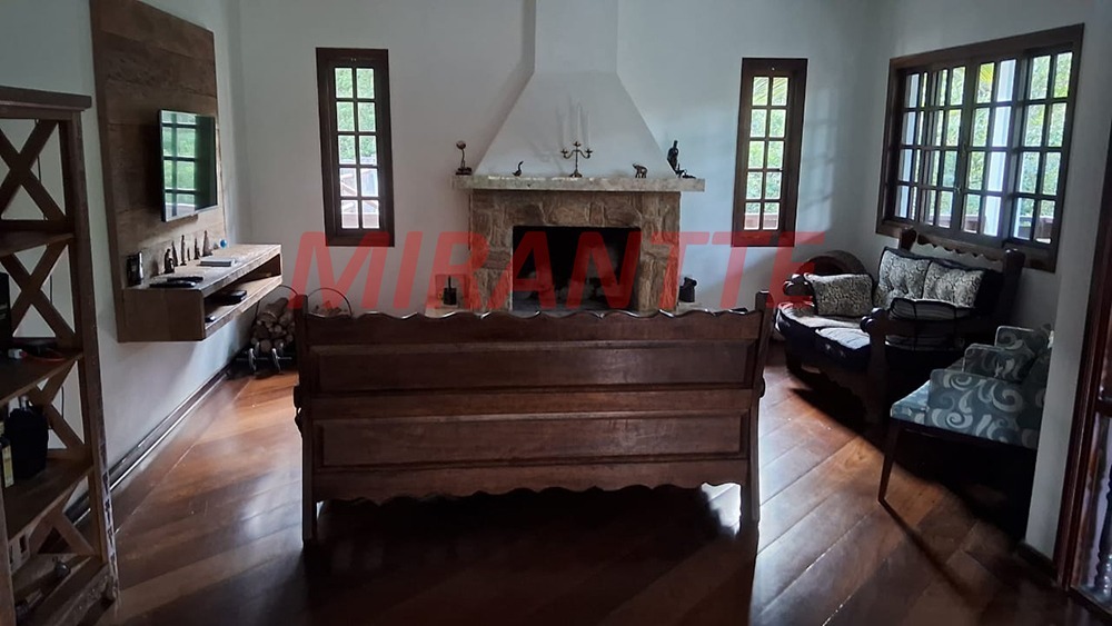 Cond. fechado de 430m² com 3 quartos em Serra da Cantareira