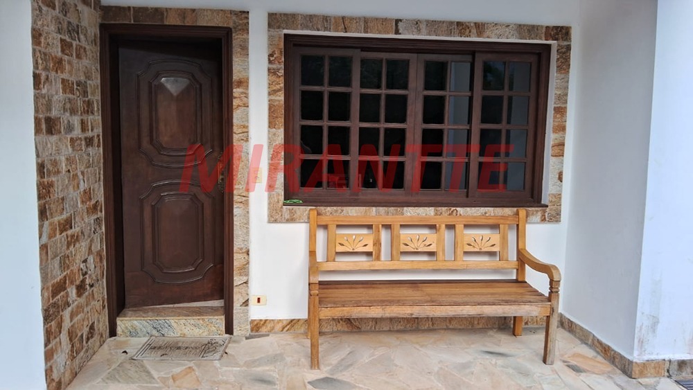 Cond. fechado de 430m² com 3 quartos em Serra da Cantareira