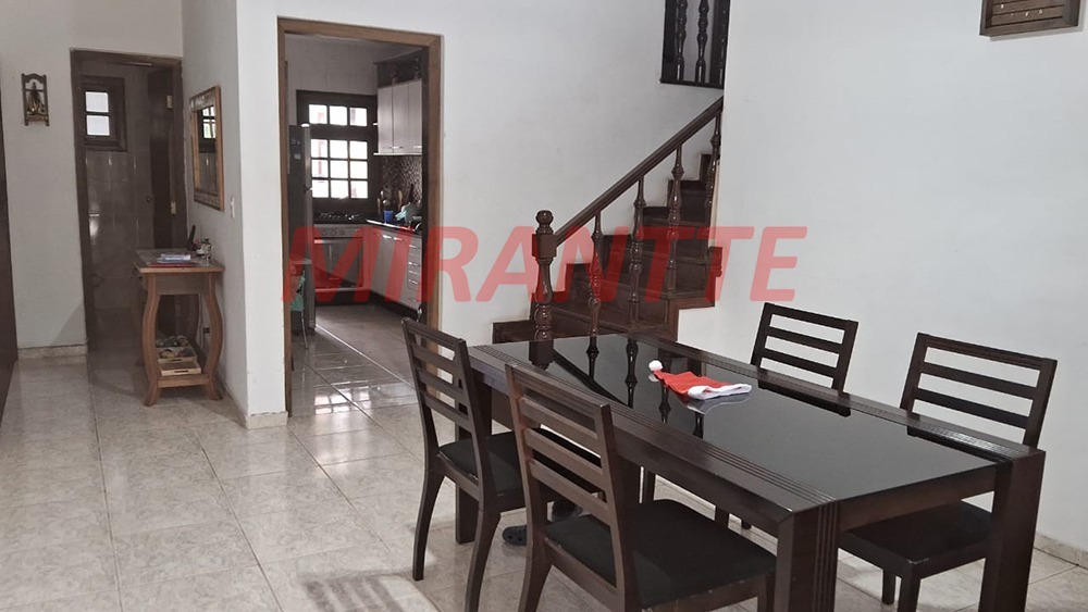 Cond. fechado de 430m² com 3 quartos em Serra da Cantareira
