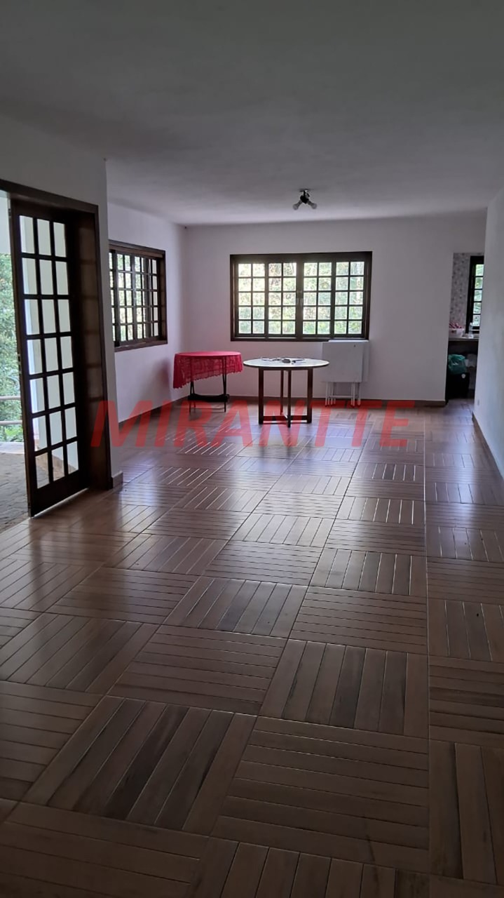 Cond. fechado de 430m² com 3 quartos em Serra da Cantareira