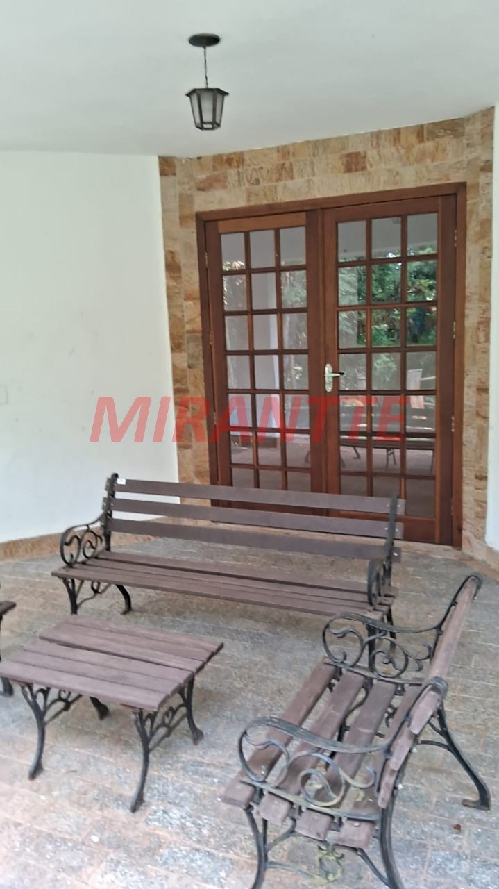 Cond. fechado de 430m² com 3 quartos em Serra da Cantareira