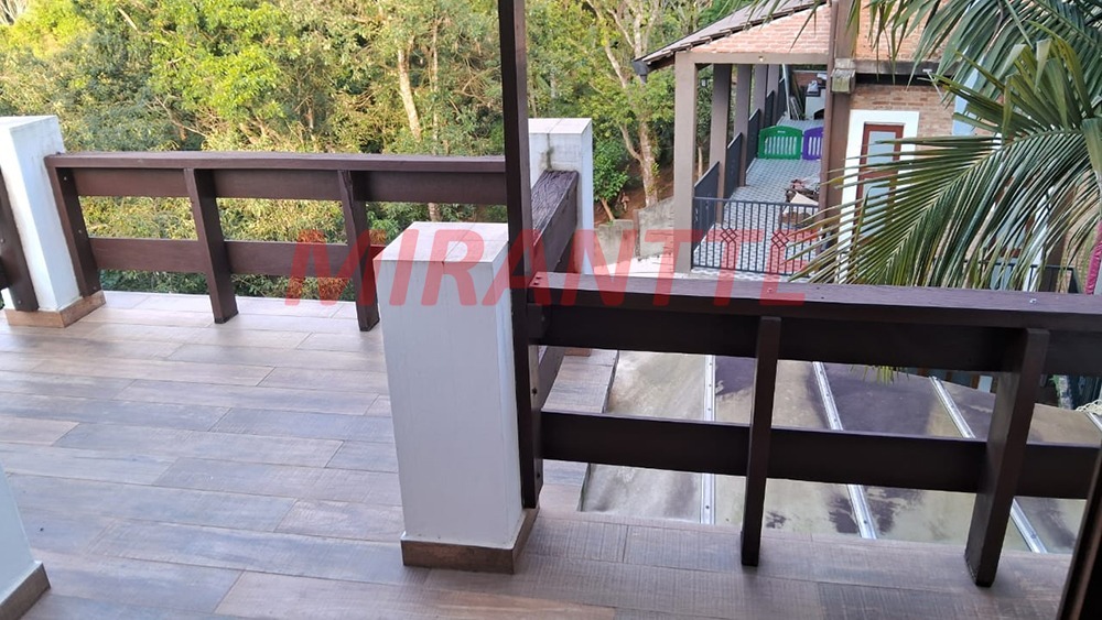 Cond. fechado de 430m² com 3 quartos em Serra da Cantareira