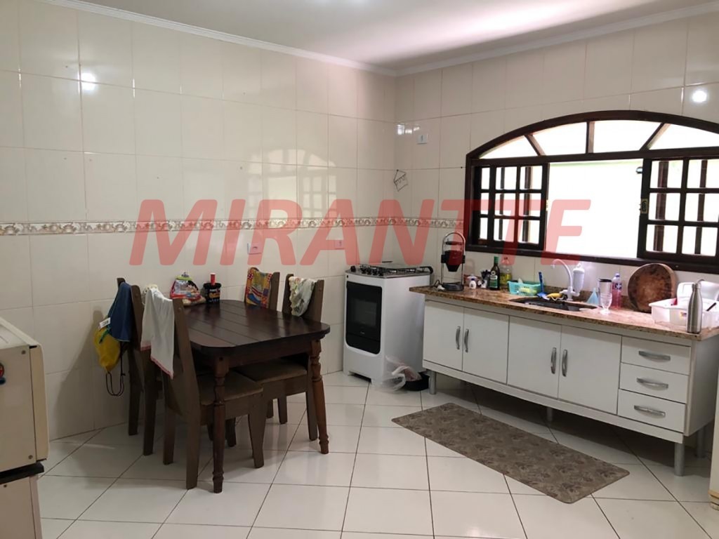 Cond. fechado de 180m² com 3 quartos em Horto Florestal