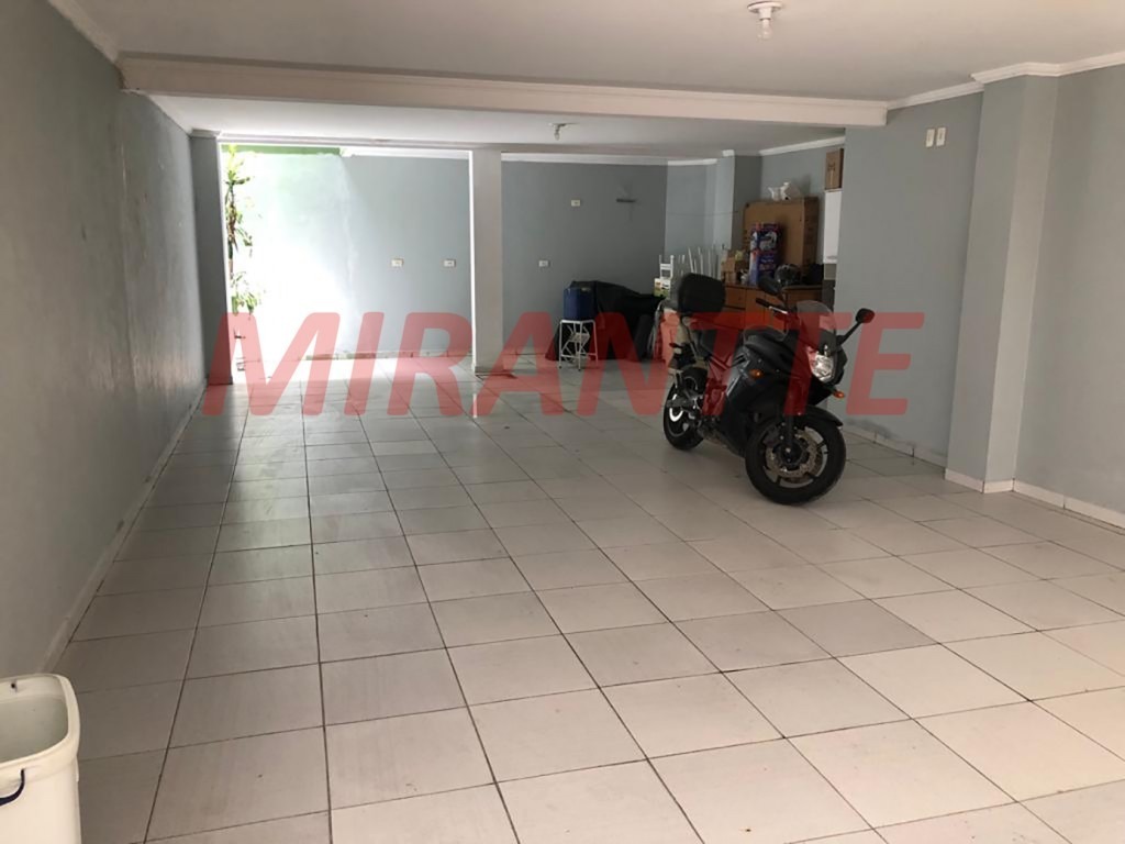 Cond. fechado de 180m² com 3 quartos em Horto Florestal