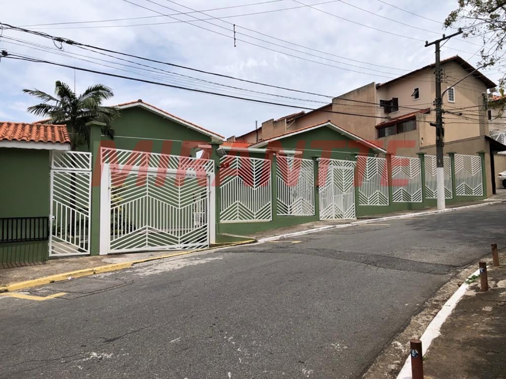 Cond. fechado de 180m² com 3 quartos em Horto Florestal