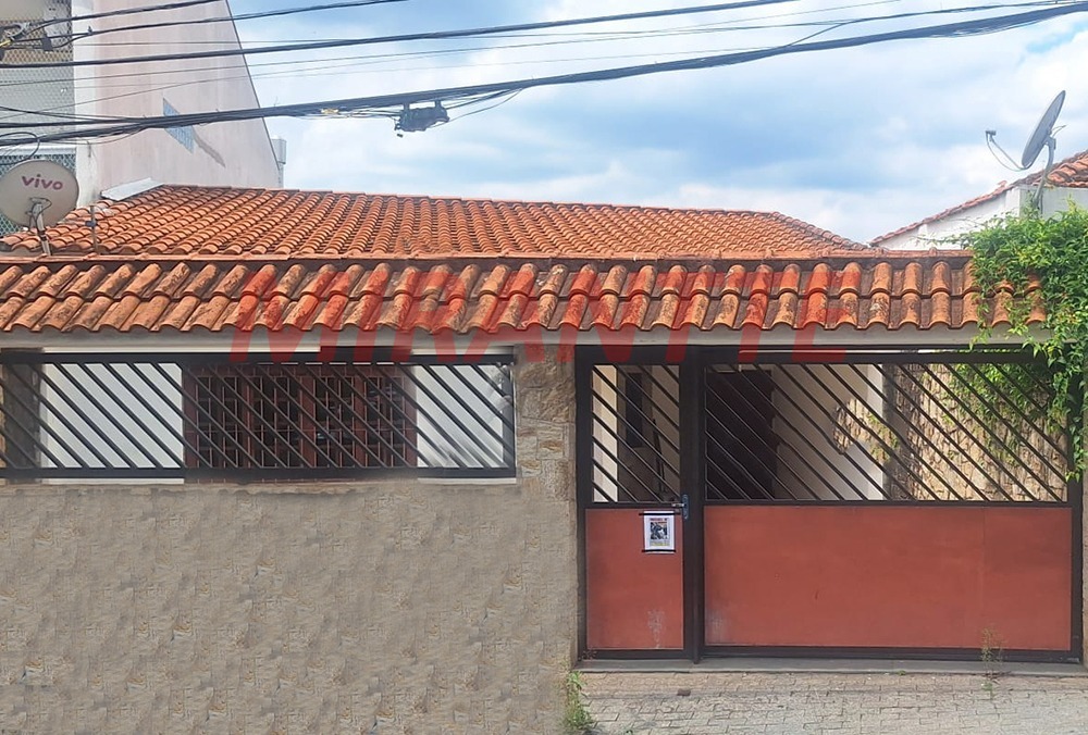 Sobrado de 169m² com 4 quartos em Água Fria