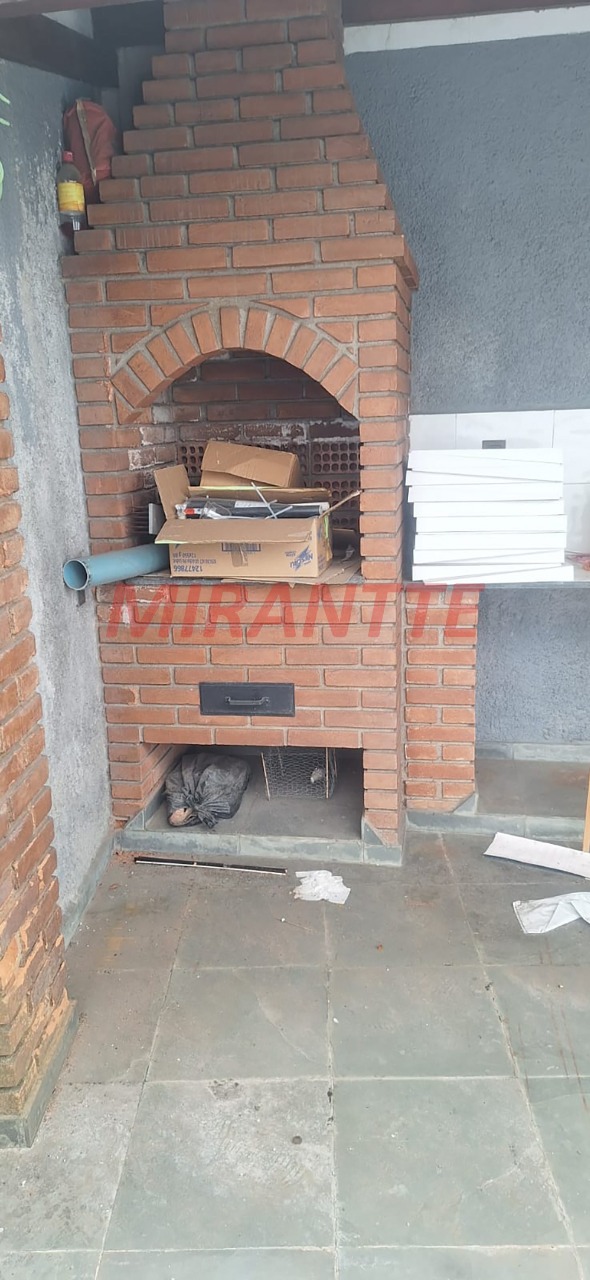Sobrado de 169m² com 4 quartos em Água Fria