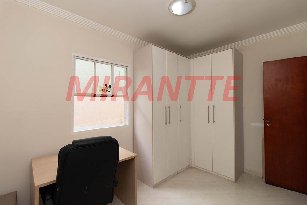 Sobrado de 208m² com 4 quartos em Vila Mazzei