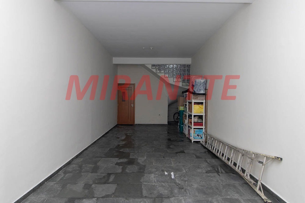 Sobrado de 208m² com 4 quartos em Vila Mazzei