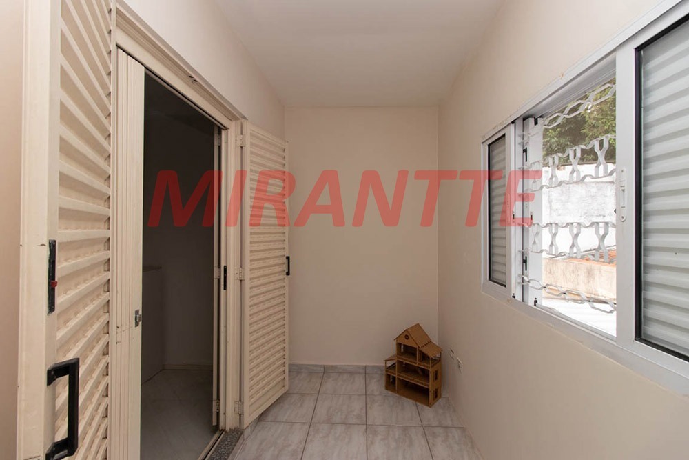 Sobrado de 208m² com 4 quartos em Vila Mazzei