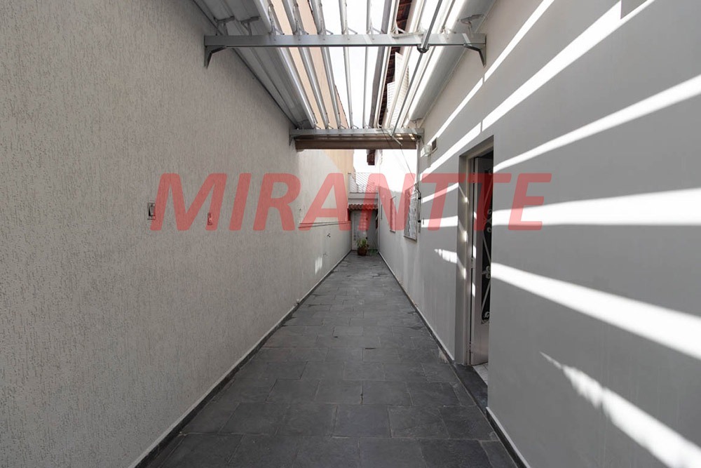 Sobrado de 208m² com 4 quartos em Vila Mazzei
