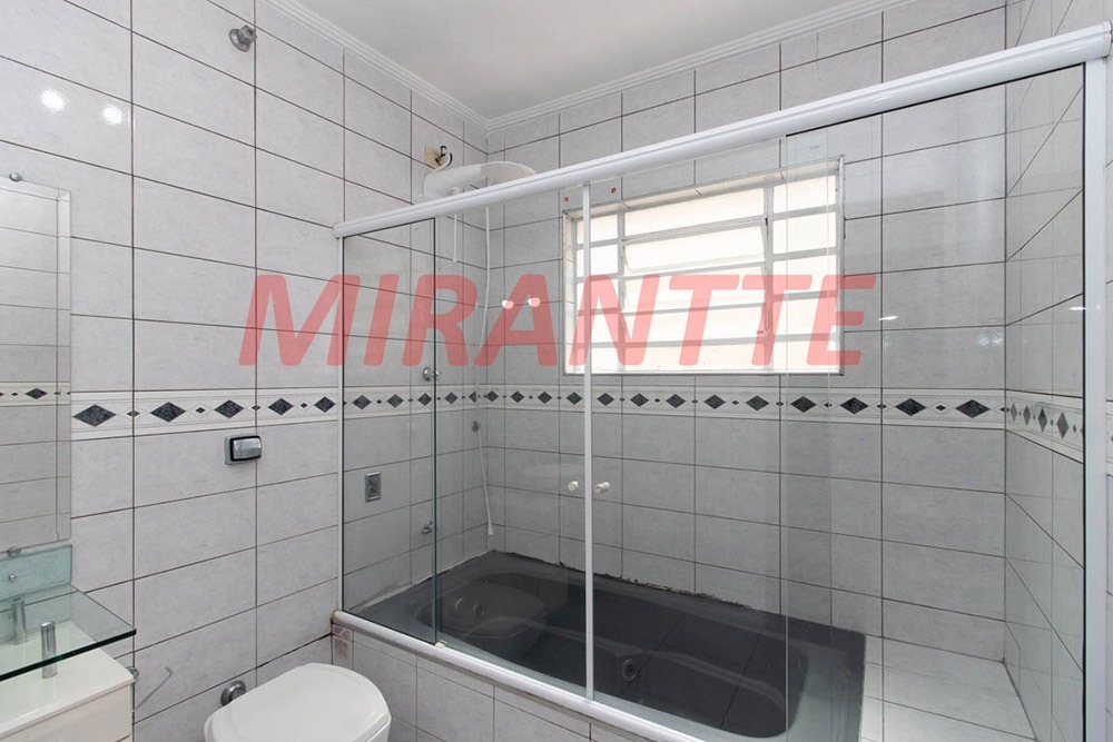 Sobrado de 208m² com 4 quartos em Vila Mazzei