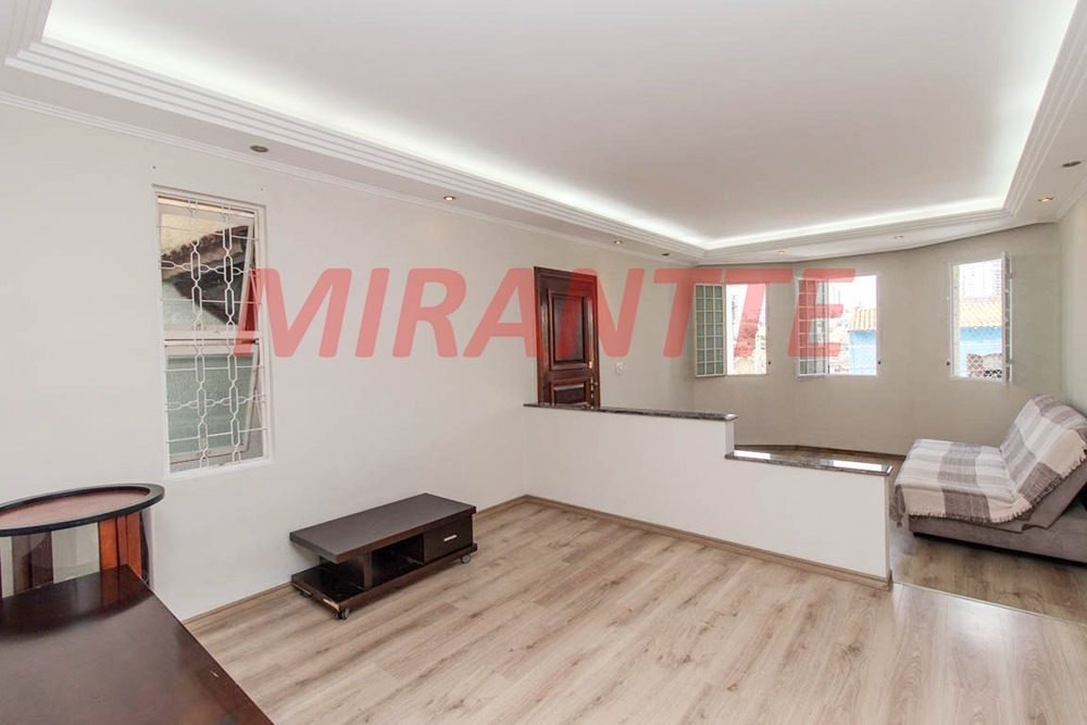 Sobrado de 208m² com 4 quartos em Vila Mazzei