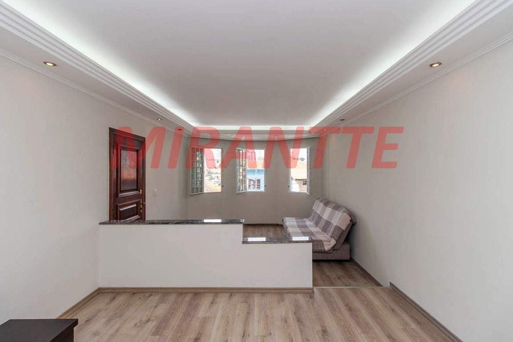 Sobrado de 208m² com 4 quartos em Vila Mazzei
