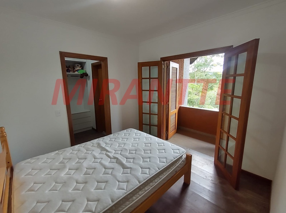 Cond. fechado de 272.23m² com 4 quartos em lago do imperador