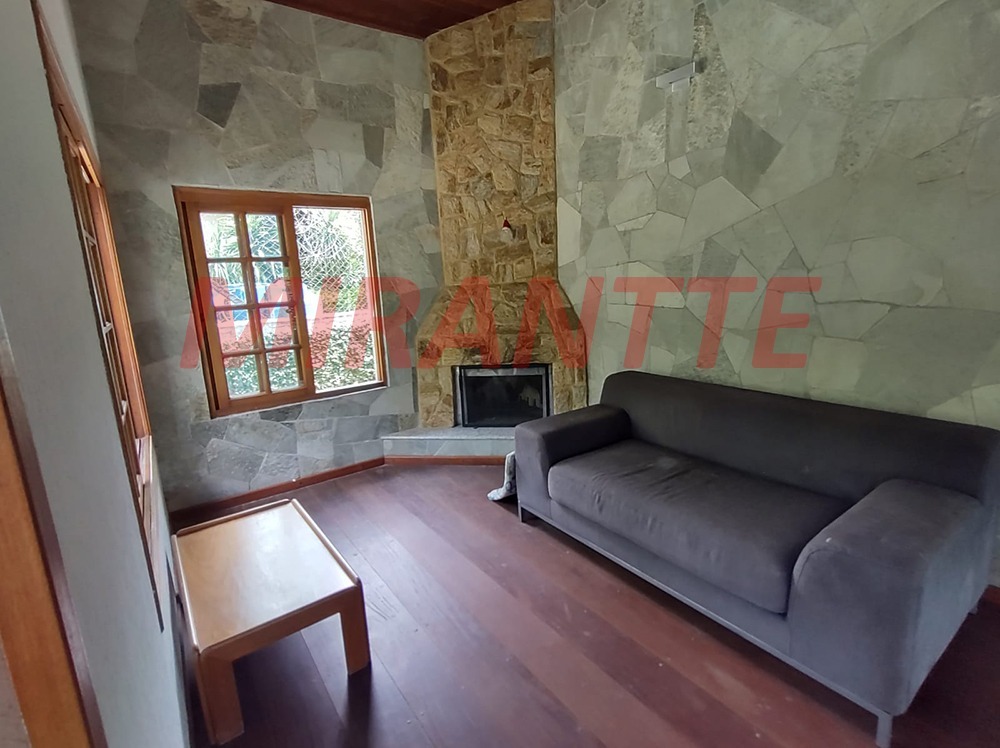 Cond. fechado de 272.23m² com 4 quartos em lago do imperador