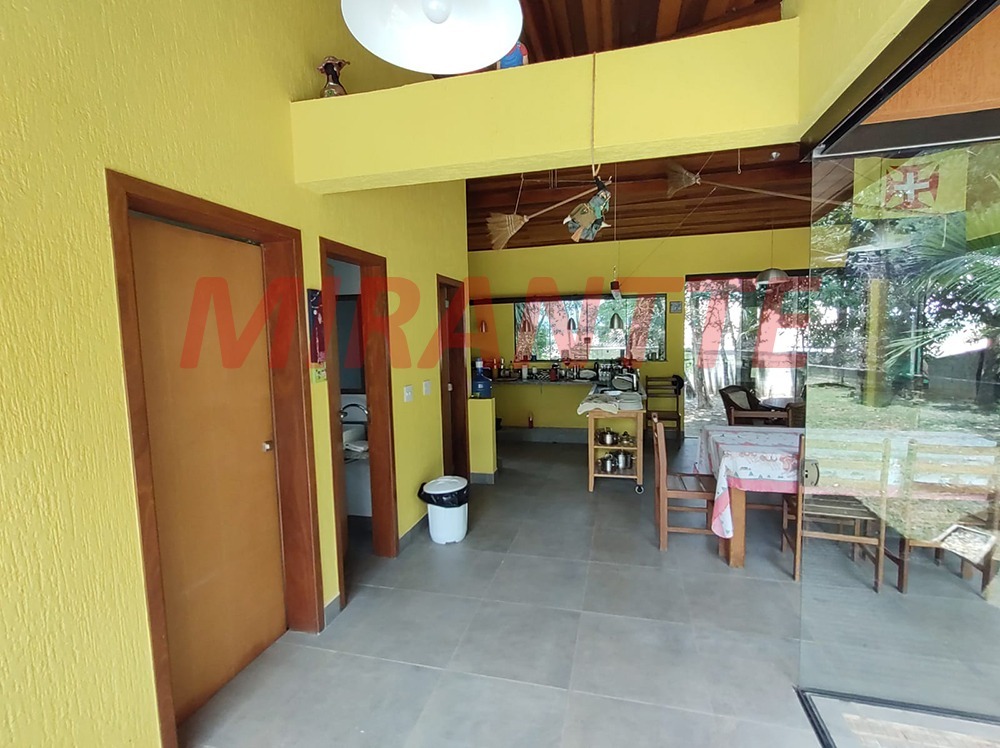 Cond. fechado de 272.23m² com 4 quartos em lago do imperador