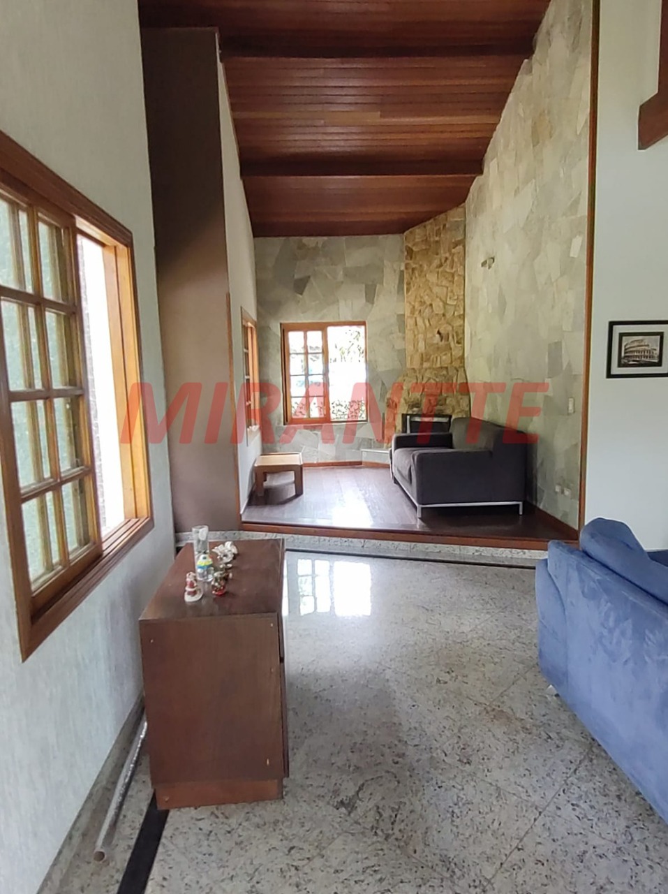 Cond. fechado de 272.23m² com 4 quartos em lago do imperador