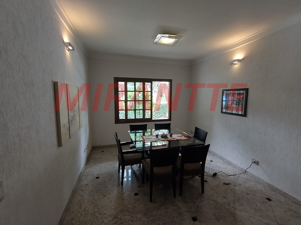 Cond. fechado de 272.23m² com 4 quartos em lago do imperador