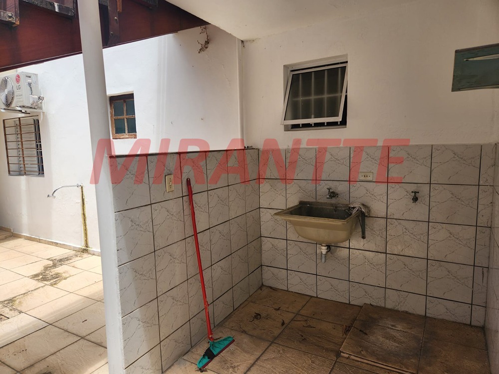 Sobrado de 250m² com 3 quartos em Vila Castelo
