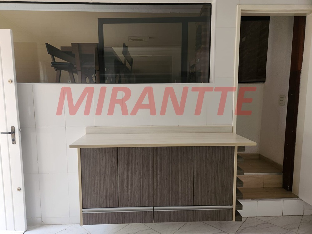 Sobrado de 250m² com 3 quartos em Vila Castelo