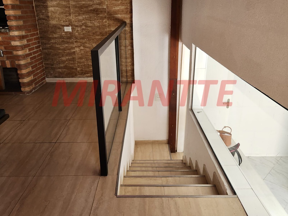 Sobrado de 250m² com 3 quartos em Vila Castelo