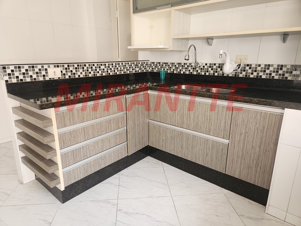 Sobrado de 250m² com 3 quartos em Vila Castelo