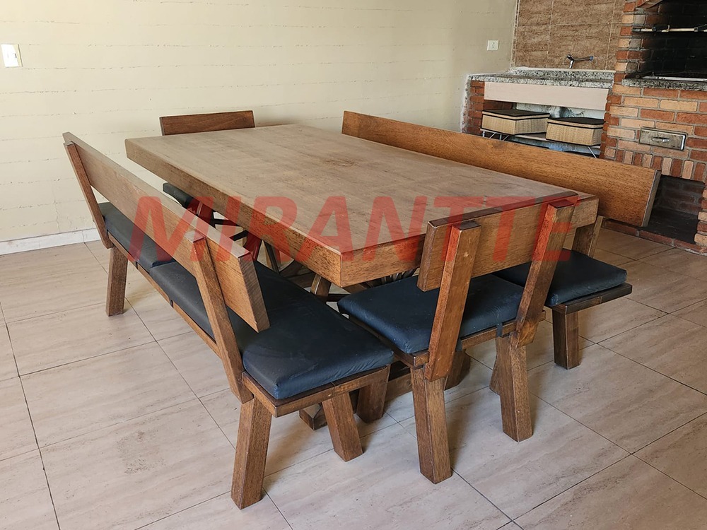 Sobrado de 250m² com 3 quartos em Vila Castelo