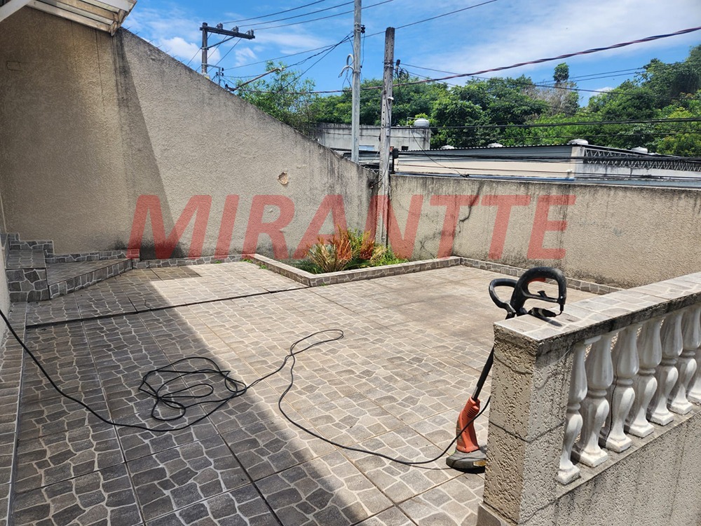 Sobrado de 250m² com 3 quartos em Vila Castelo