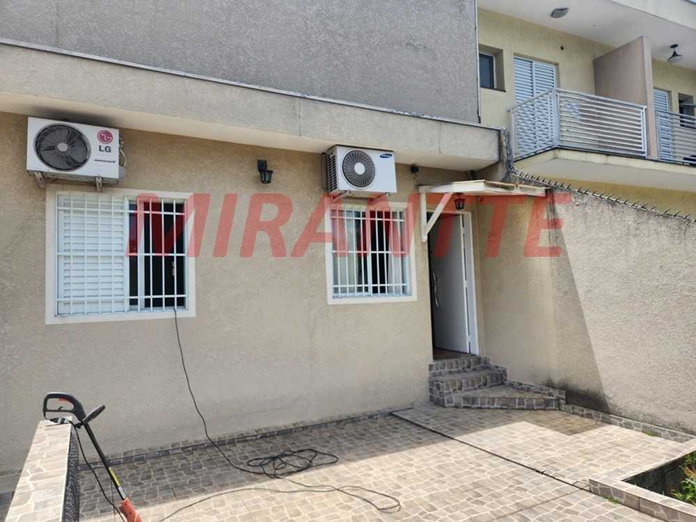 Sobrado de 250m² com 3 quartos em Vila Castelo