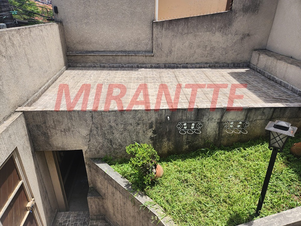 Sobrado de 250m² com 3 quartos em Vila Castelo