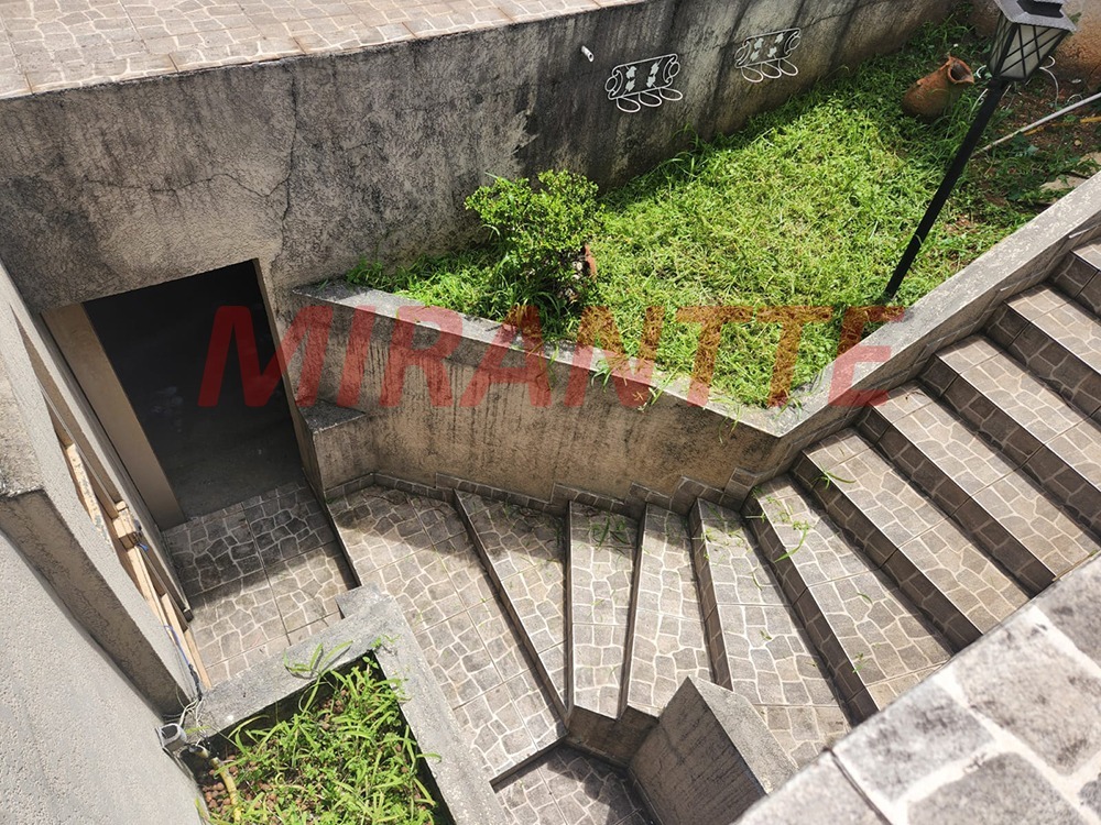 Sobrado de 250m² com 3 quartos em Vila Castelo