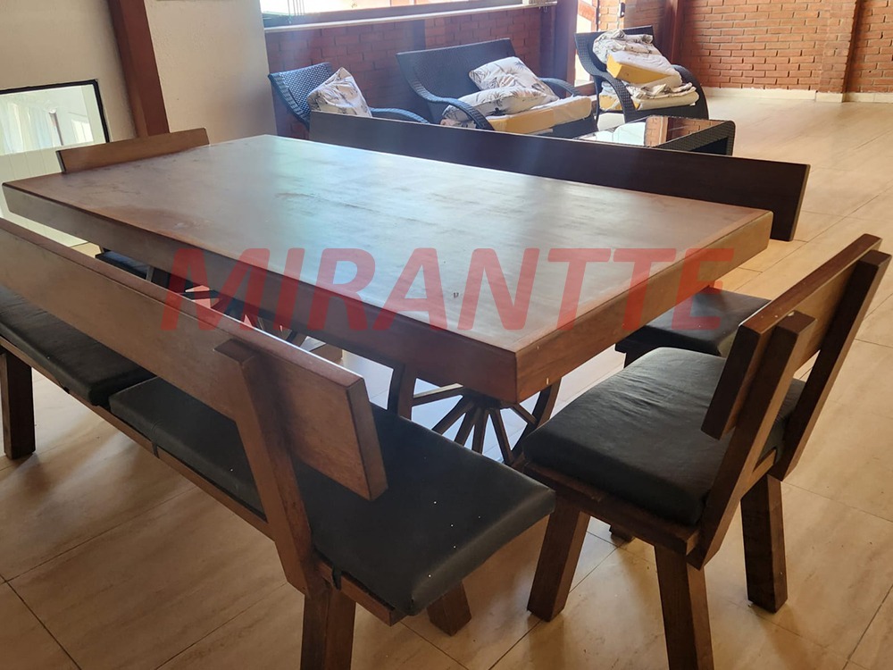 Sobrado de 250m² com 3 quartos em Vila Castelo